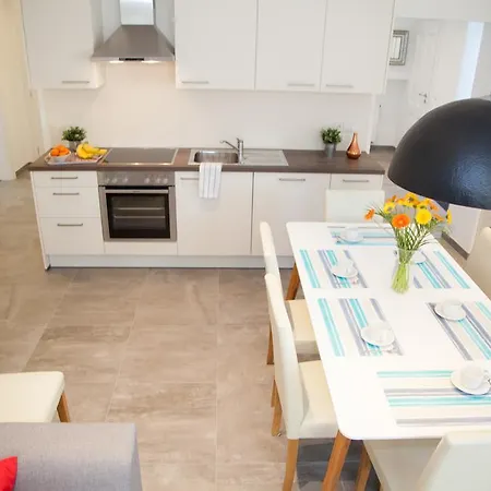 Ξενοδοχείο με διαμερίσματα Haus 4*