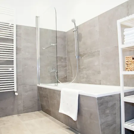 Ξενοδοχείο με διαμερίσματα Haus 4*