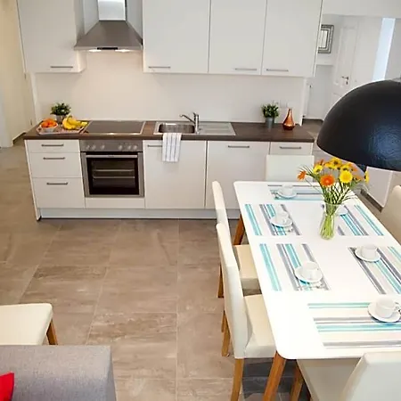 Haus 4*