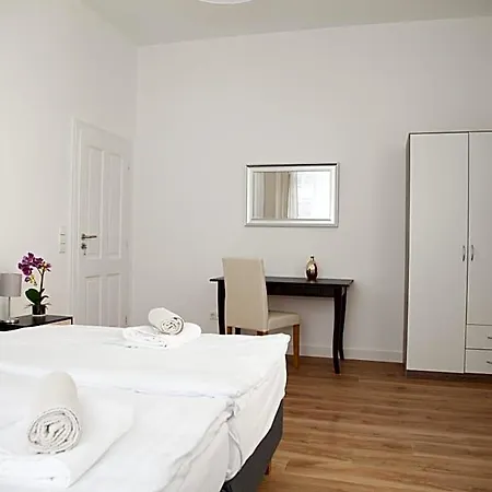 Haus Ξενοδοχείο με διαμερίσματα 4*