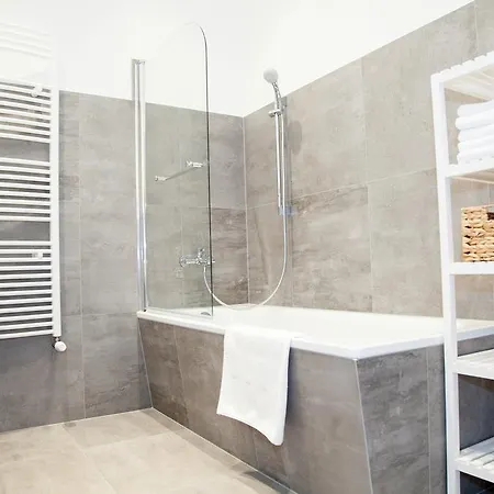Haus 3*